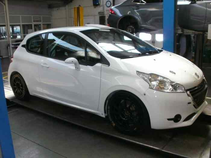 NOUVELLE PEUGEOT 208 R2 0 KM. FULL EVO + FULL SPEC. 5