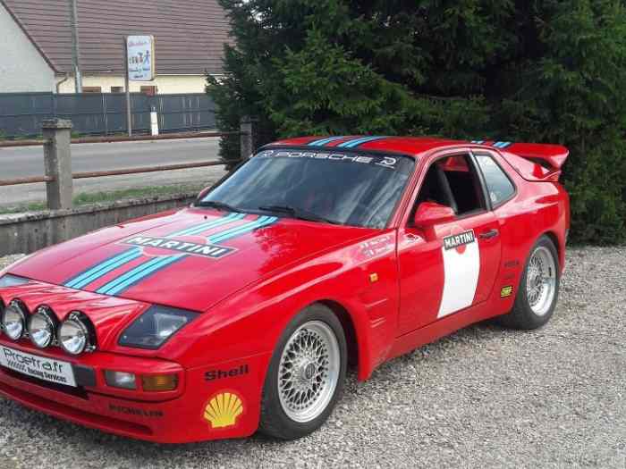 Porsche 944 Martini Racing