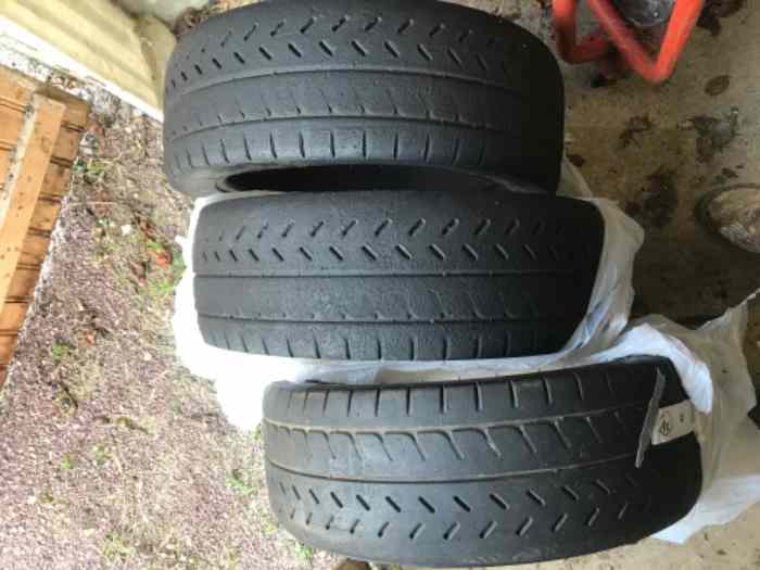 Vends pneus Michelin R21 17 pouces 0