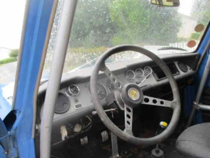 RECHERCHE CAISSE DE RENAULT 8 GORDINI 1135 COMPLETE OU ACCIDENTEE OU POUR PÏECES 1