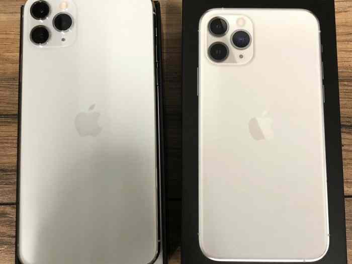 Apple iPhone 11 Pro 64GB cost 400EUR , iPhone 11 Pro Max 64GB cost 430EUR , iPhone 11 64GB cost 350EUR, Whatsapp Chat: +27642105648 2