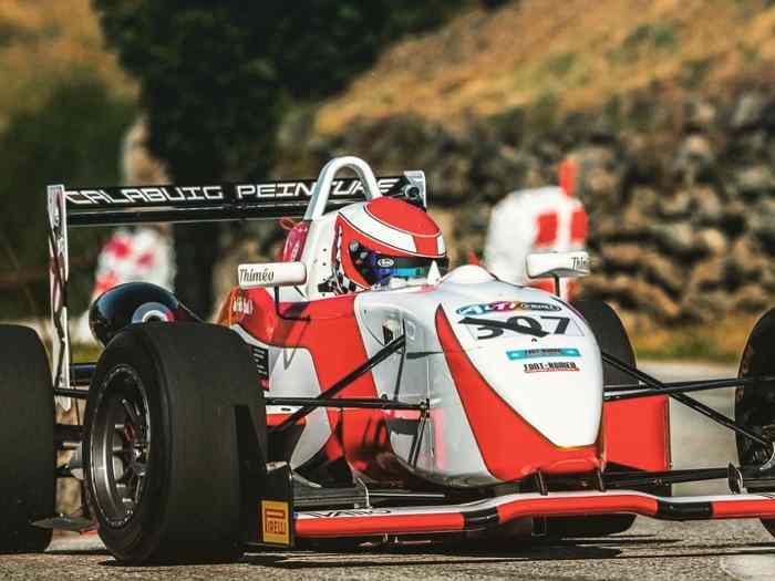 Vends dallara f302 évo 304 reprise master ou dallara mercedes 1