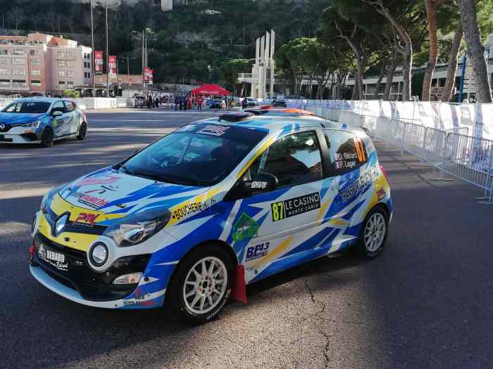 PML Location loue twingo r1 Evo