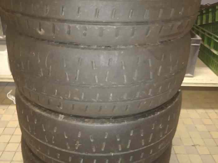 Pneu Pirelli 195x50x15 5% d