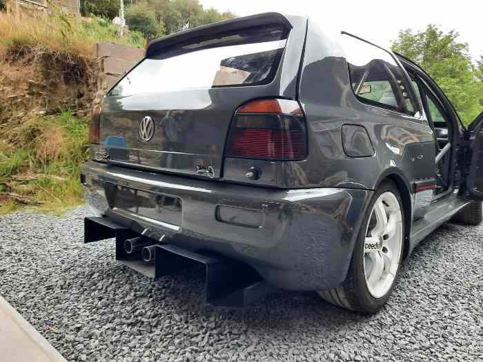 Vends en pièces caisse Golf 3 GTI 16S Kitcar/ pièces polyester 4