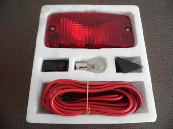 KIT FEU ANTIBROUILLARD ARRIERE COMPLET 12V CIBIE 3076052 1
