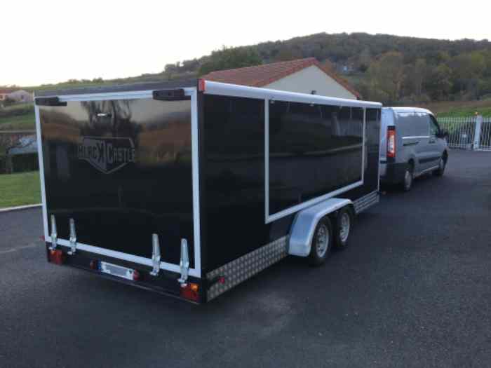 Remorque porte voiture fermée 1