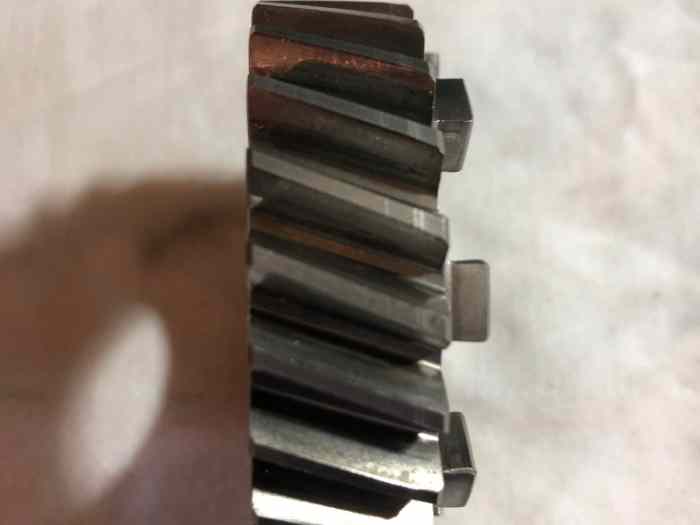 VENDU pignon de 5e 22 dents SADEV STDSA 2