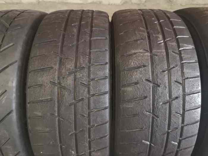Pneus Hankook et Michelin pièces et voitures de course à vendre, de rallye et de circuit.