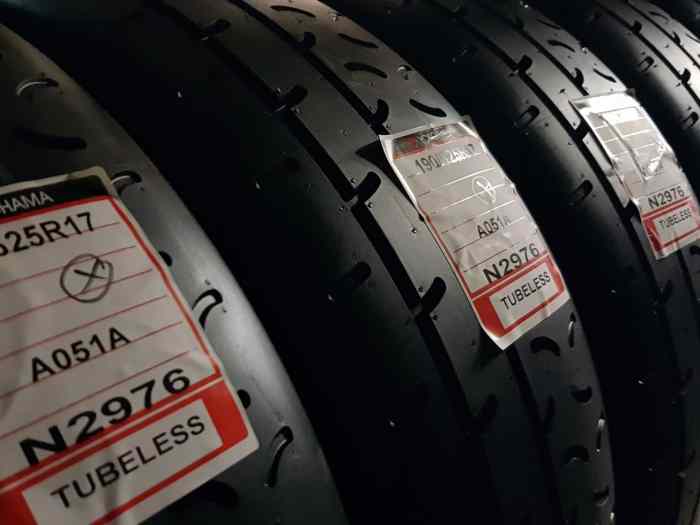 PNEUS RALLYE NEUFS YOKOHAMA A051T R17 1