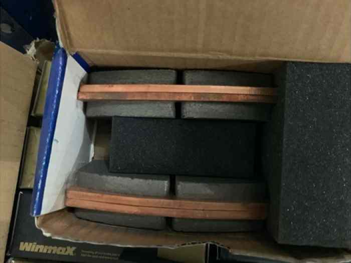 Plaquettes avant de freins Winmax et Carbon Lorrain pour Hyundai R5 ou Ford Fiesta R5 5