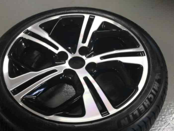 VENDUES jantes et pneus neufs Peugeot 208 GTI 1