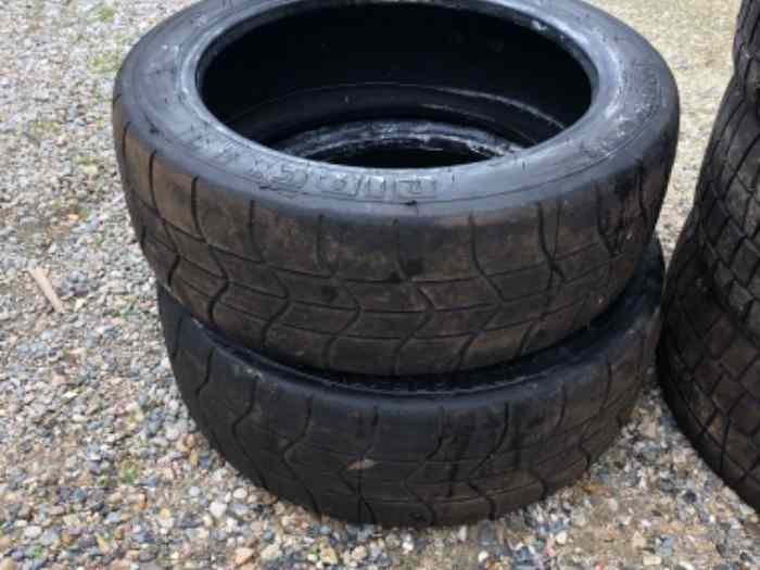 Pneu pirelli 4- RKW7A et 2- RE7 / jante 17 2