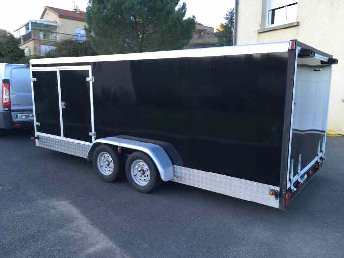 Remorque porte voiture fermée 4
