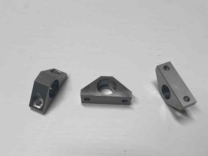 Chape arrière acier triangle Saxo kit ...