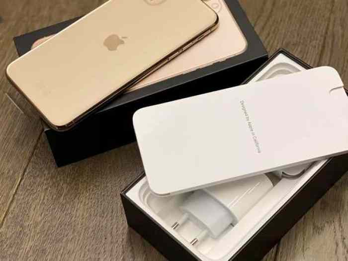 Apple iPhone 11 Pro 64GB cost 400EUR , iPhone 11 Pro Max 64GB cost 430EUR , iPhone 11 64GB cost 350EUR, Whatsapp Chat: +27642105648 4