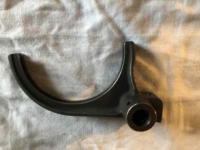 VENDUE fourchette neuve 4/6 SADEV STDSA 2