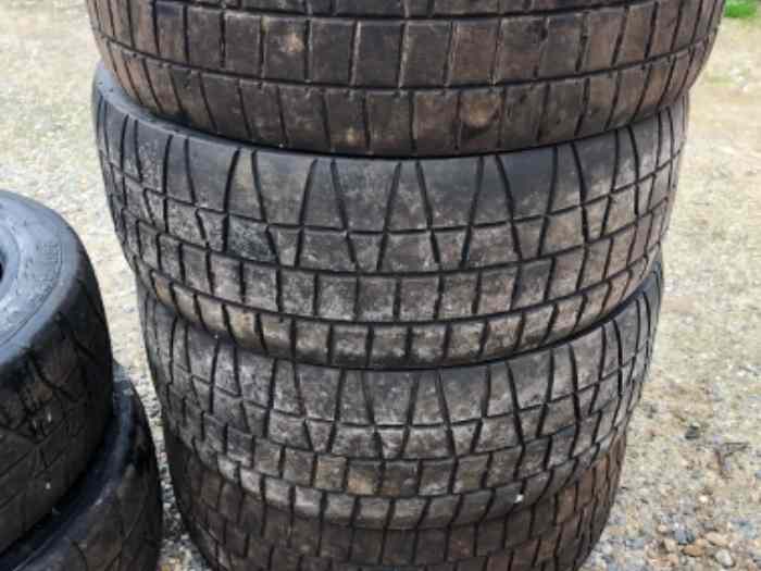 Pneu pirelli 4- RKW7A et 2- RE7 / jante 17 1