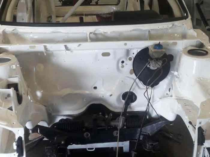 Peugeot 205 F2000 4