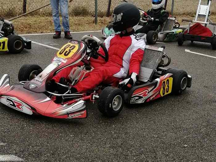 Karting x30 +remorque + équipement 2
