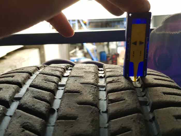 PNEUS MICHELIN PLUIE P2G 15 POUCES 4
