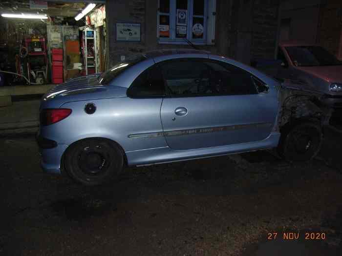 206 cc gris iceland en tres bon etat 600 euros. 1