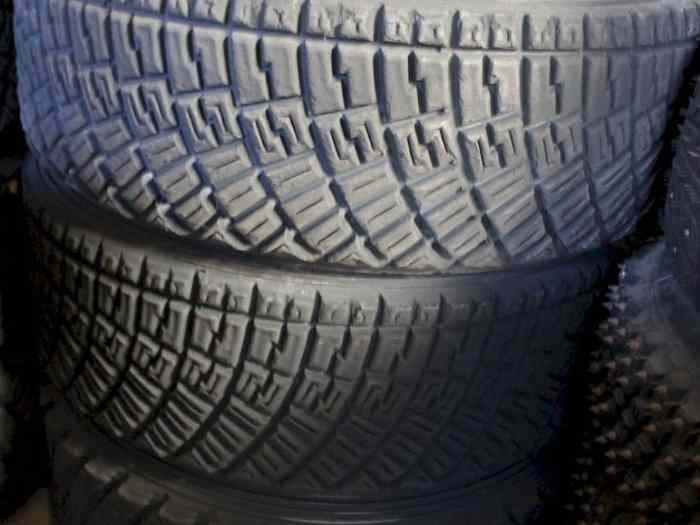 Pneu terre Michelin 17/65-15 2