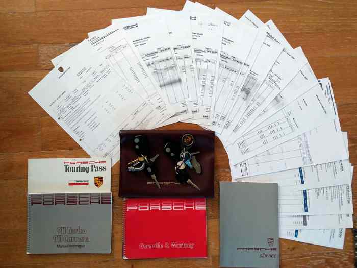Seulement 554 ex. PORSCHE 930 Turbo 3.3, AM 1989, Boite 5 G50 , CG Française, Toit ouvrant full options 5