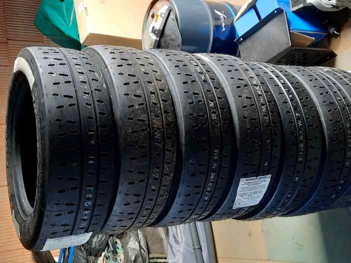 lot pneu pirelli PZERO NEUF 15 pouces et 16 pouces 1