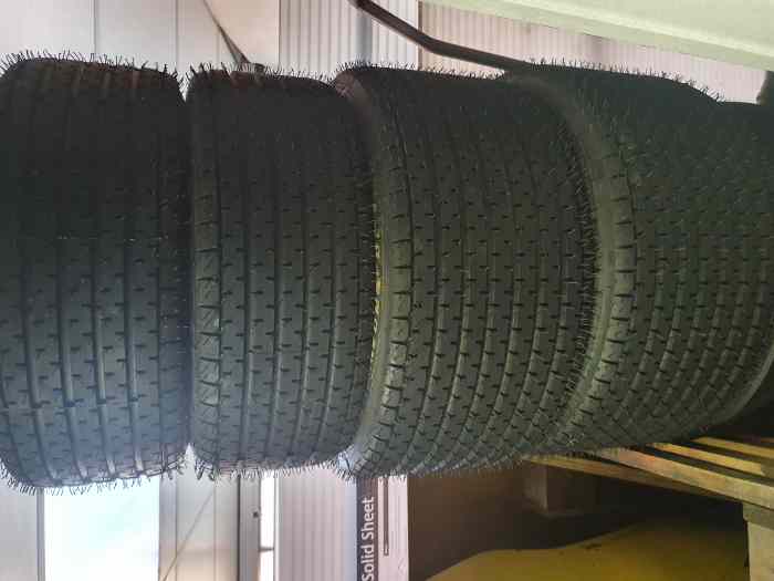 pneu Pluie MICHELIN P220