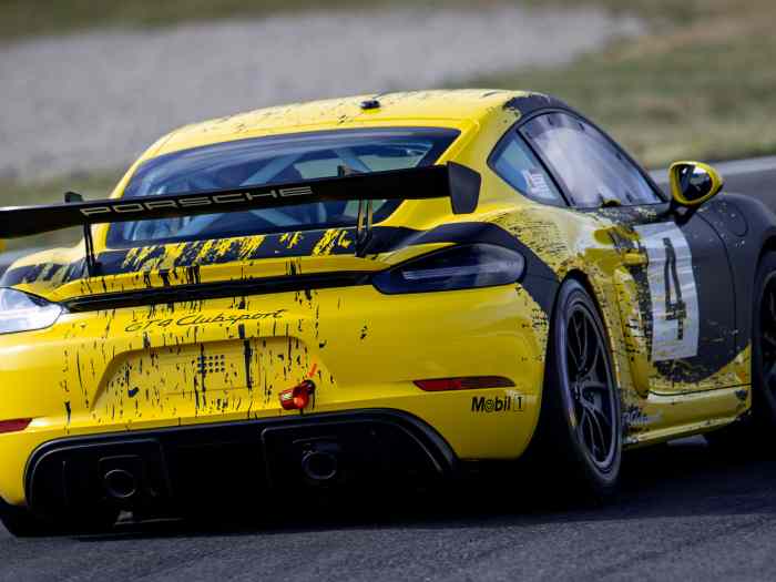 porsche cayman GT4 RS clubsport 4