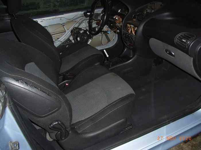 206 cc gris iceland en tres bon etat 600 euros. 4