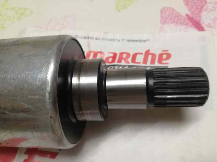 Cardan gauche portée plate 106 S16/VTS 16V 2