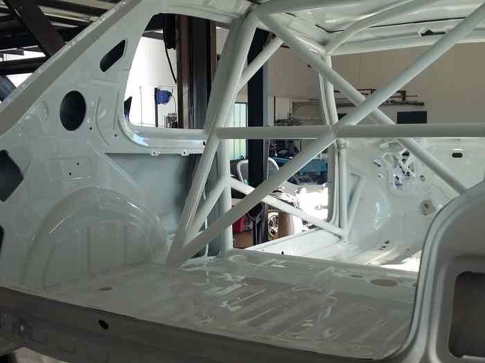 Caisse Neuve 205 VHC 1