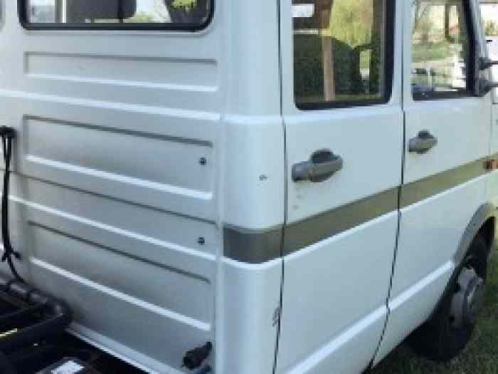 Semi VL Iveco double cabine équipé transport monoplaces et couchage 4 personnes 5