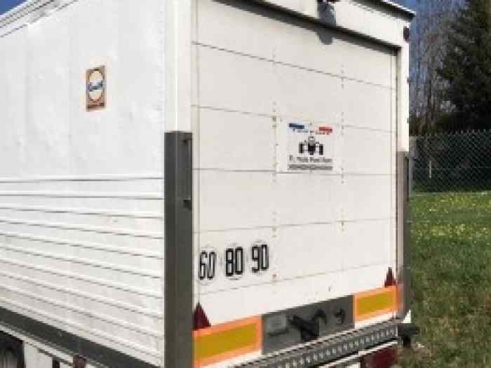 Semi VL Iveco double cabine équipé transport monoplaces et couchage 4 personnes 1