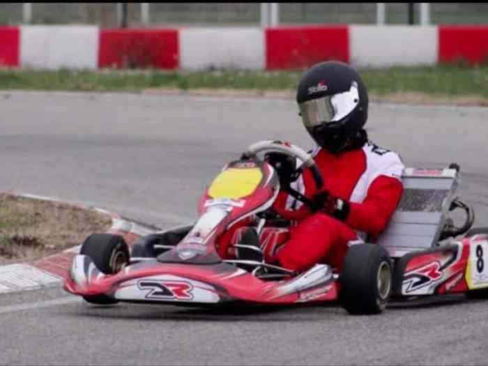 Karting x30 +remorque + équipement 0