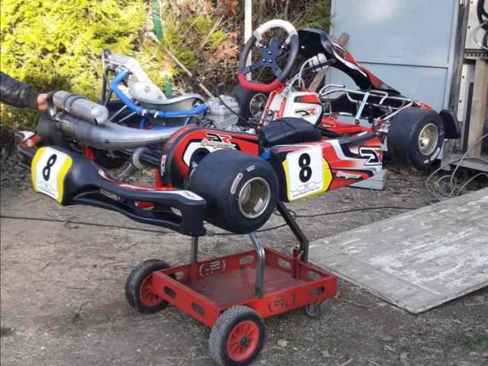 Karting x30 +remorque + équipement 0