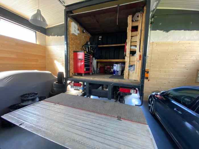 Camion assistance habitable 9 couchages, cuisine, douche, toilette 5