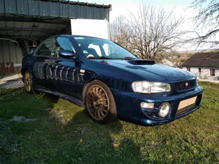 subaru impreza gt turbo 2000 ligths 2 L 4x4 4