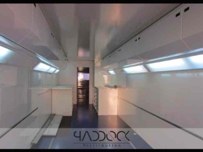 SOLD !!! TRAILER HANGLER EX SAUBER F1 BY PADDOCK DISTRIBUTION 2