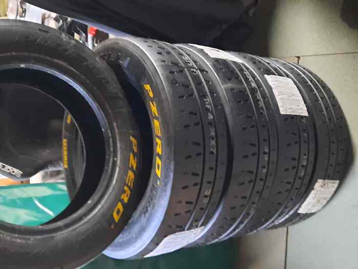 lot pneu pirelli PZERO NEUF 15 pouces et 16 pouces 2