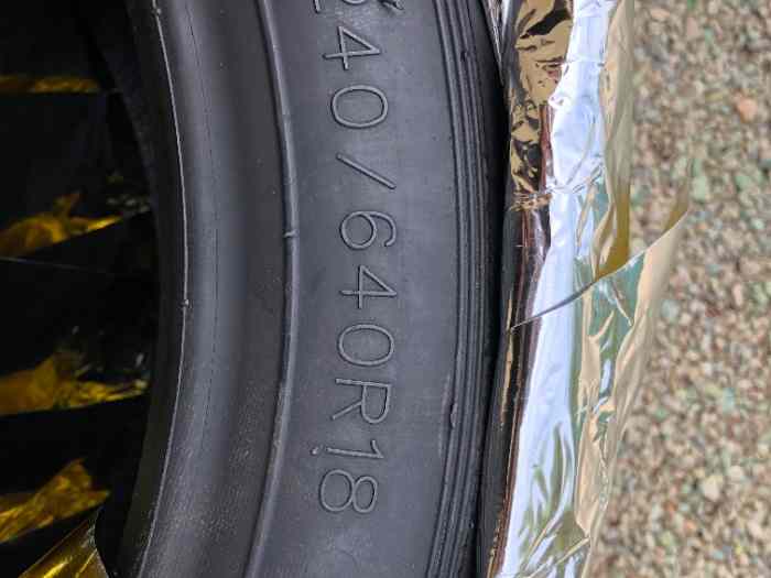 Pneus slicks 18 Pouces Zeknova 1