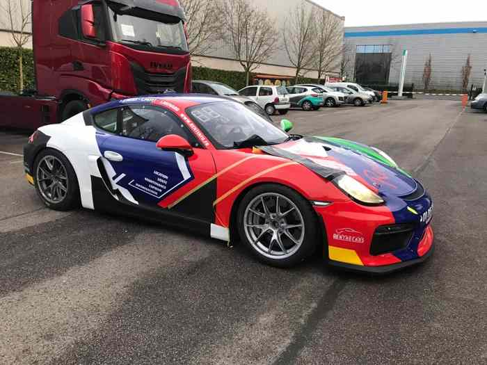 Porsche Cayman GT4 « MR » 0