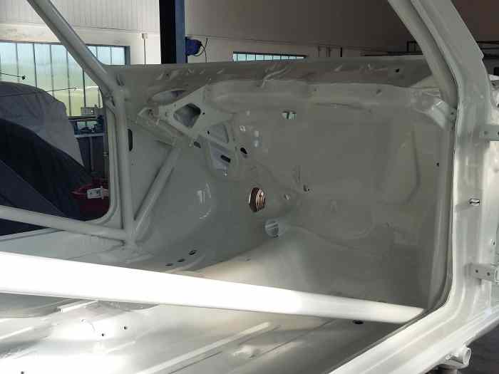 Caisse Neuve 205 VHC 2