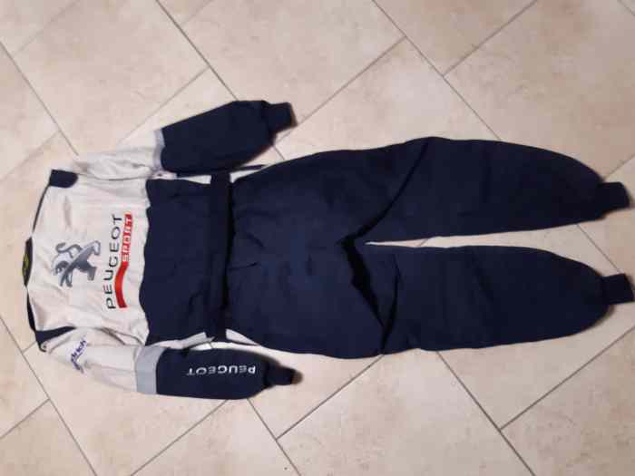 Combinaison PEUGEOT SPORT homologuée pour compétition automobile FFSA/FIA 0