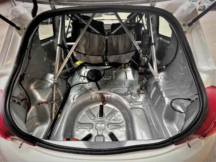 208 R2 à vendre 3