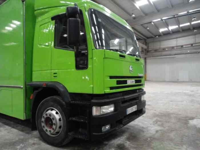 Se vende camión de asistencia Iveco. 1