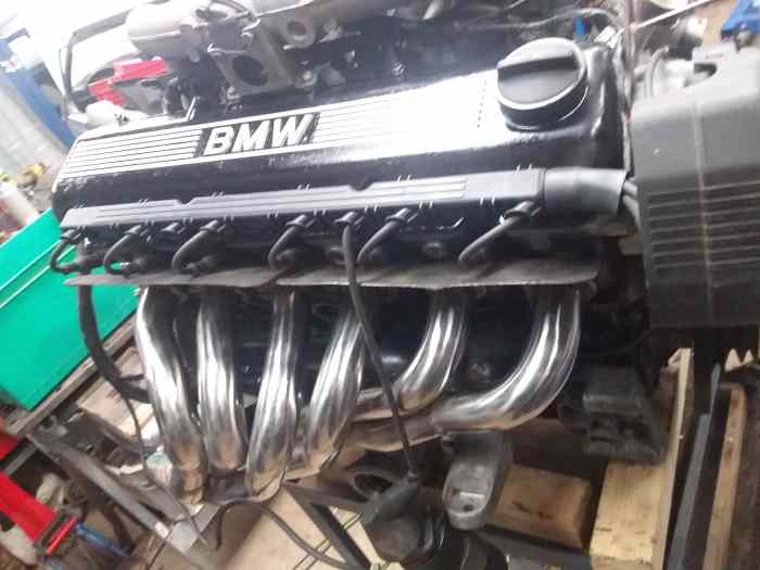 MOTEUR BMW E 30 325I ou IX GRA NEUF