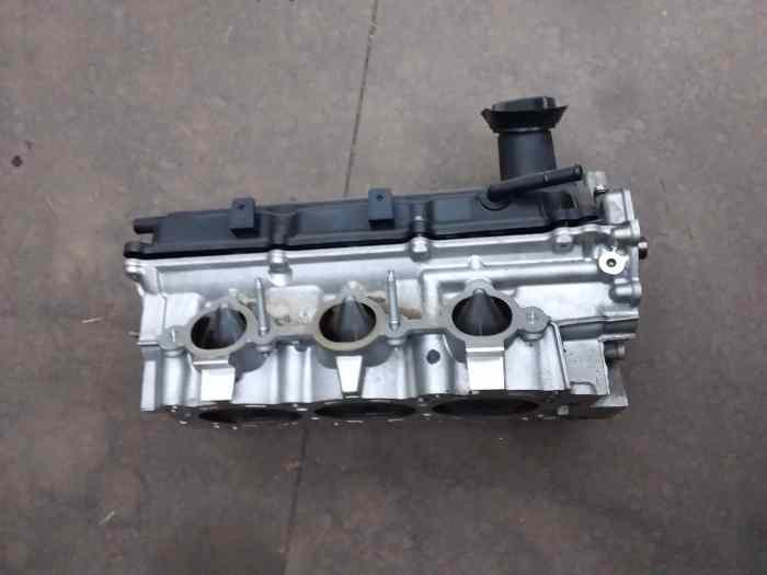 2 culasses NISSAN V6 VQ35 ou VQ40 4